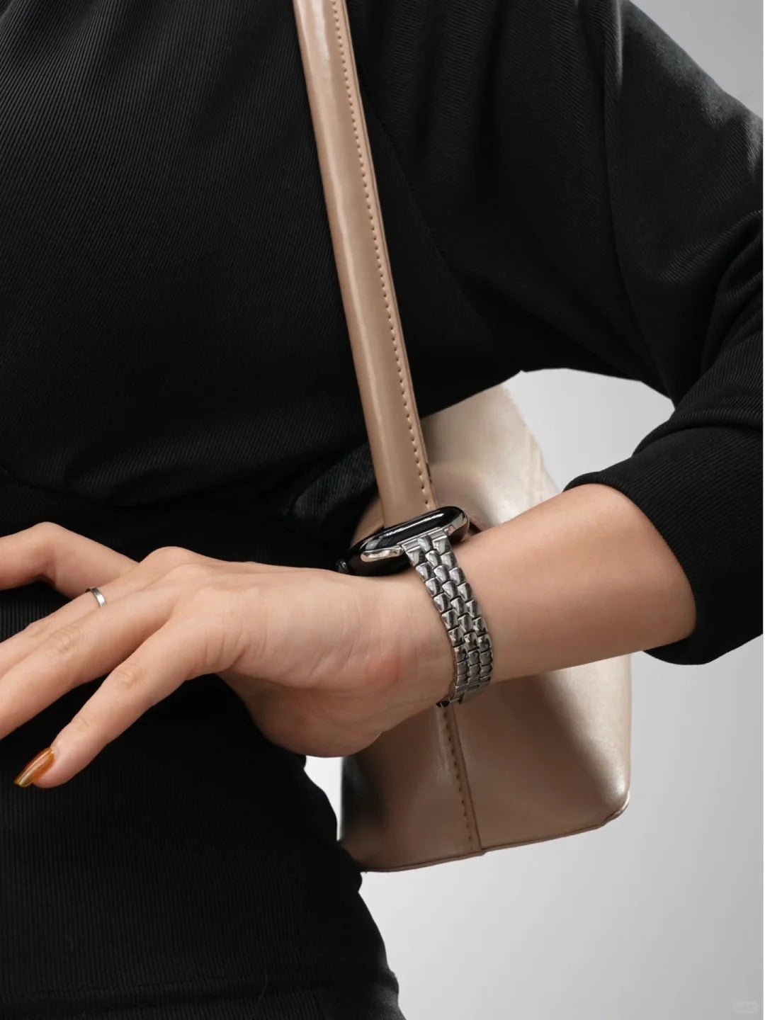 Rounded-Link Metal Bracelet