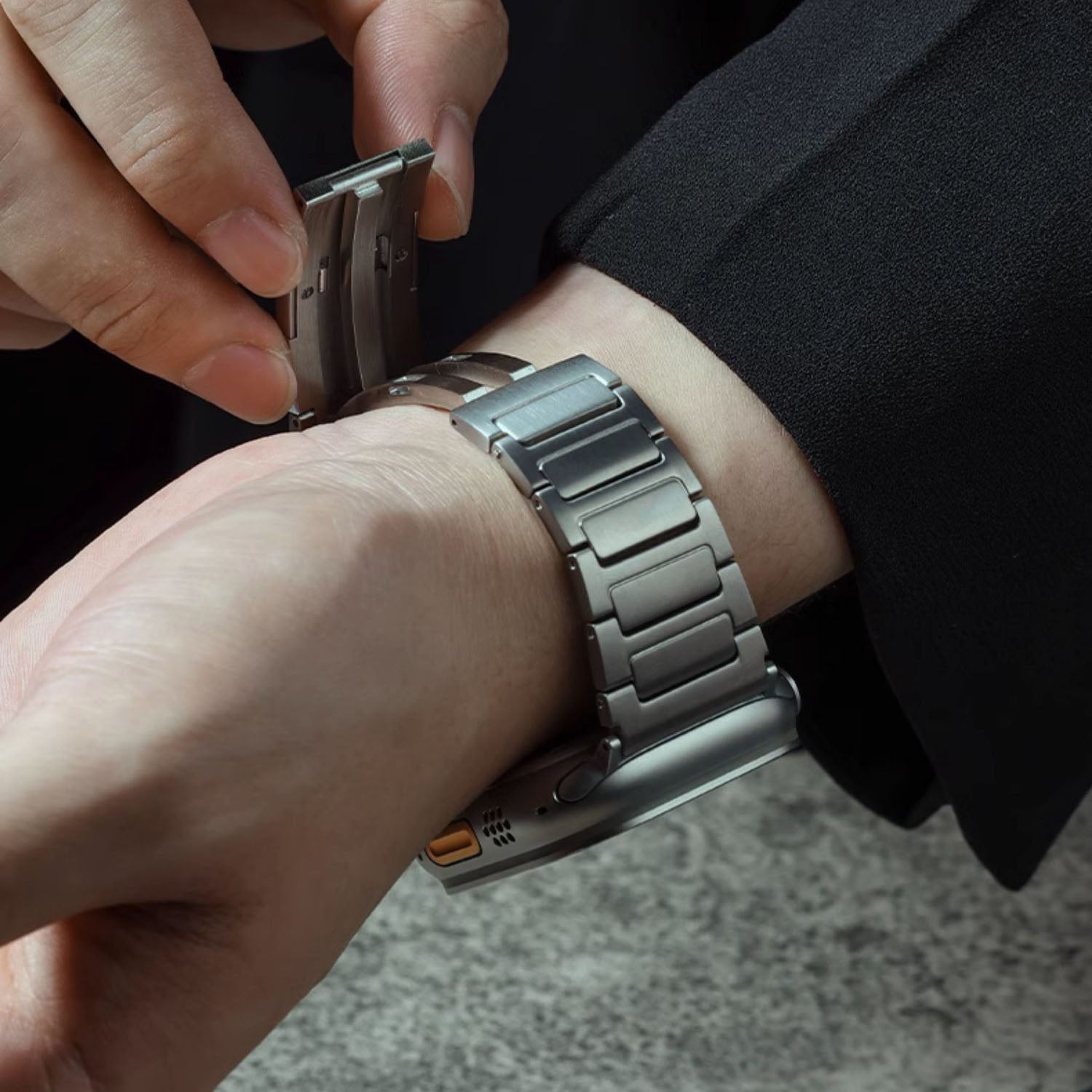 Titanium Edition - Apple Watch Band