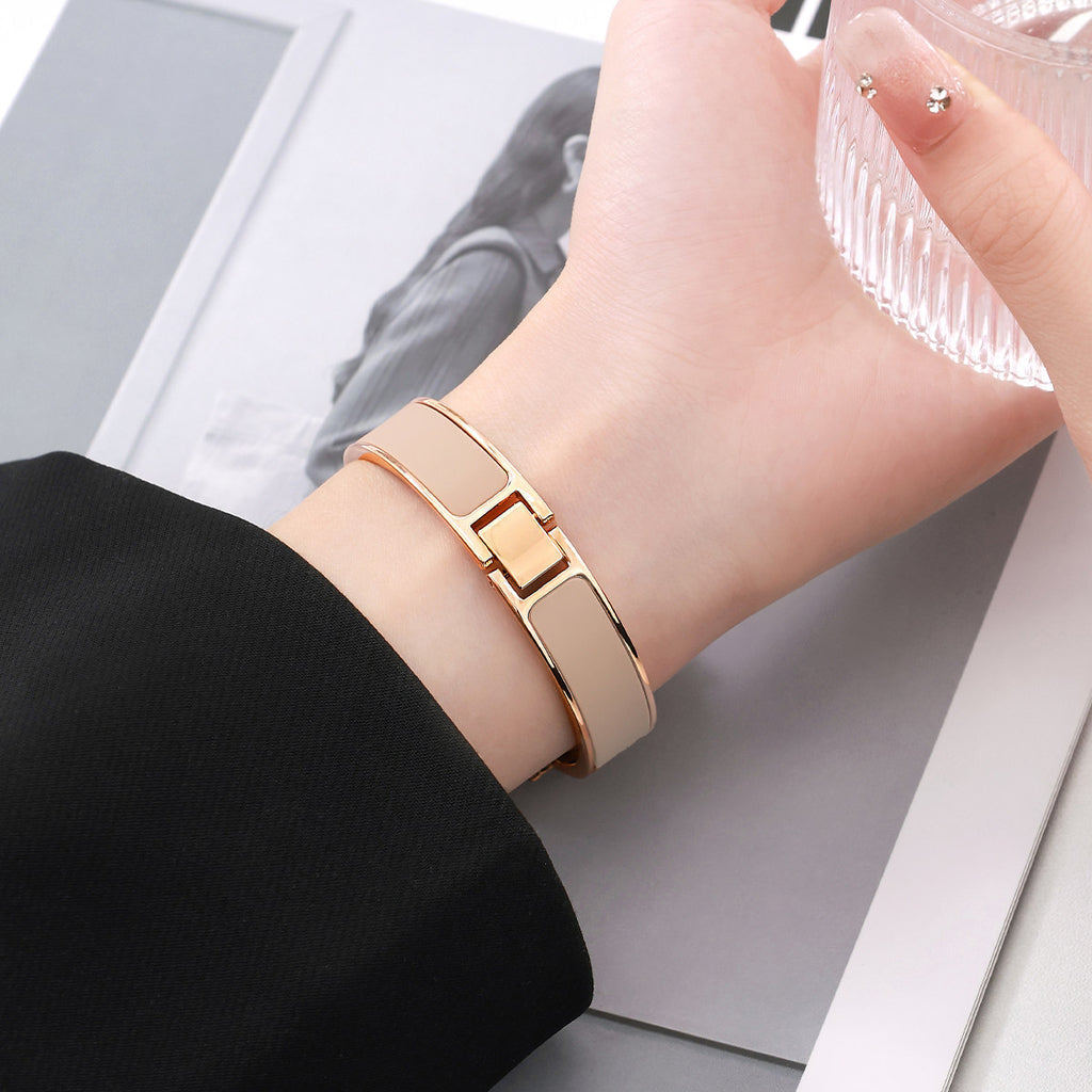 Crescent Metal Bracelet for Apple Watch