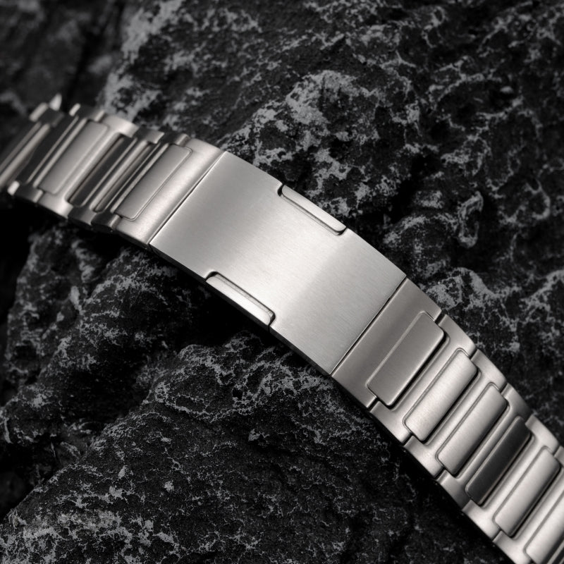 Titanium Edition - Apple Watch Band