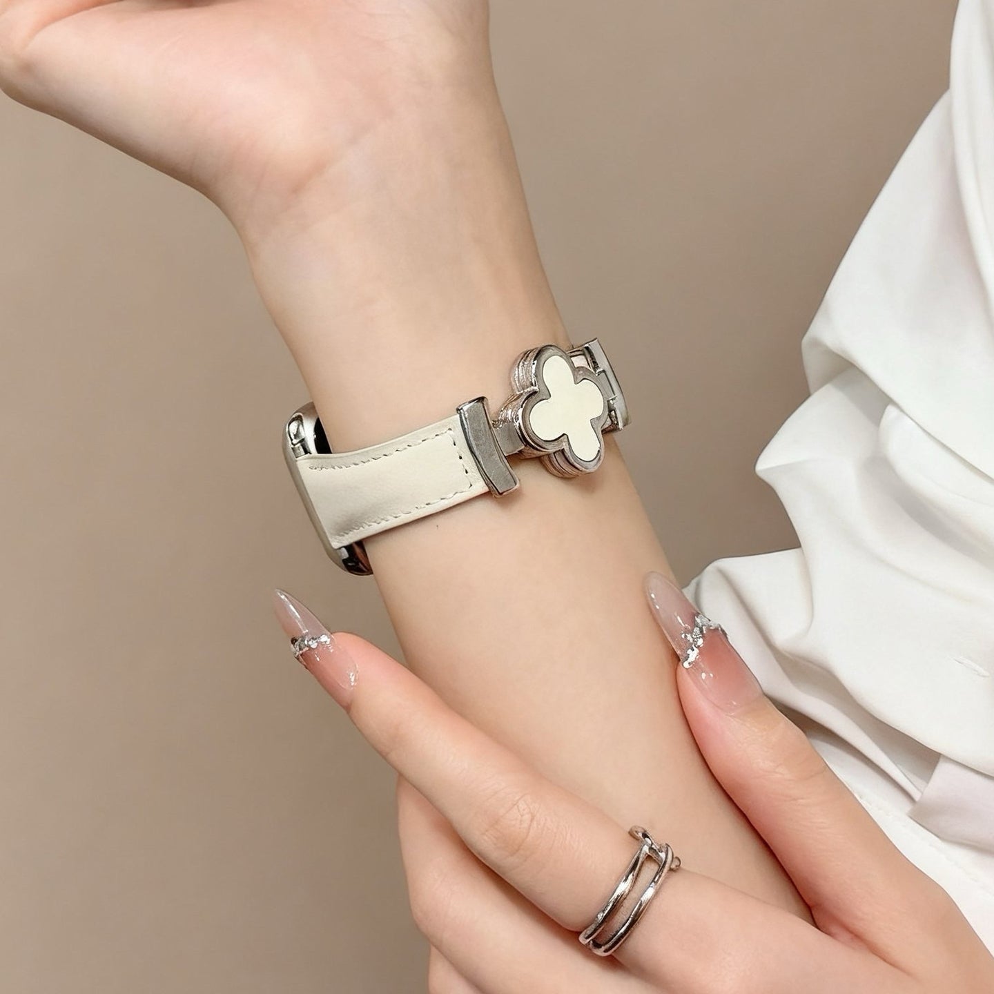 Lucky Flower Leather Strap For Apple Watch