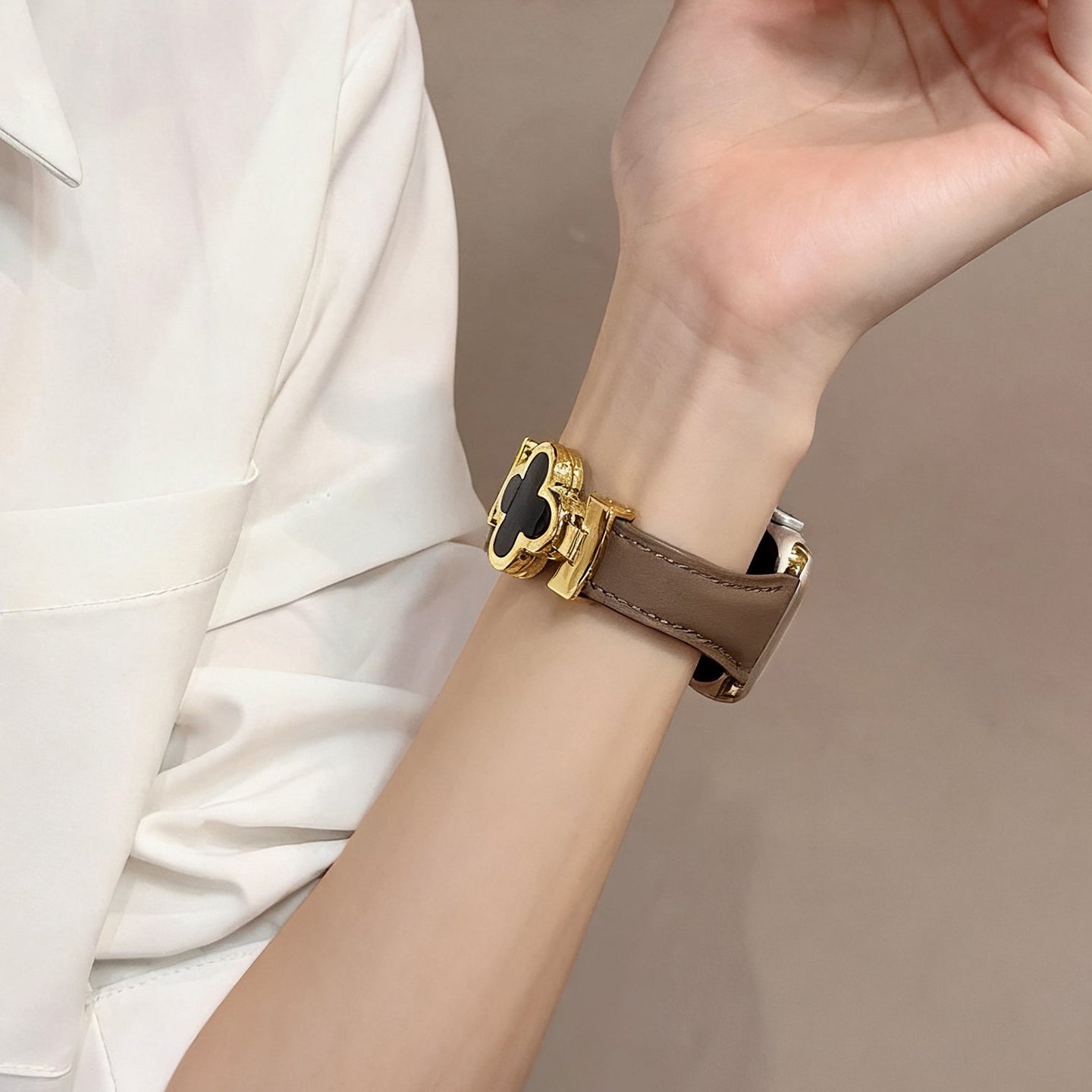 Lucky Flower Leather Strap For Apple Watch